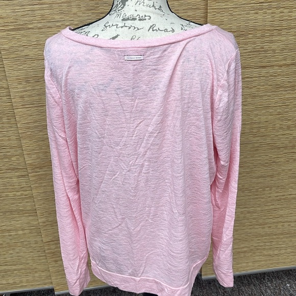 2 long sleeved shirts - Picture 3 of 5